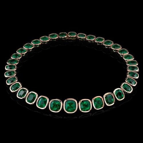 Angelina-Jolie-jewellery