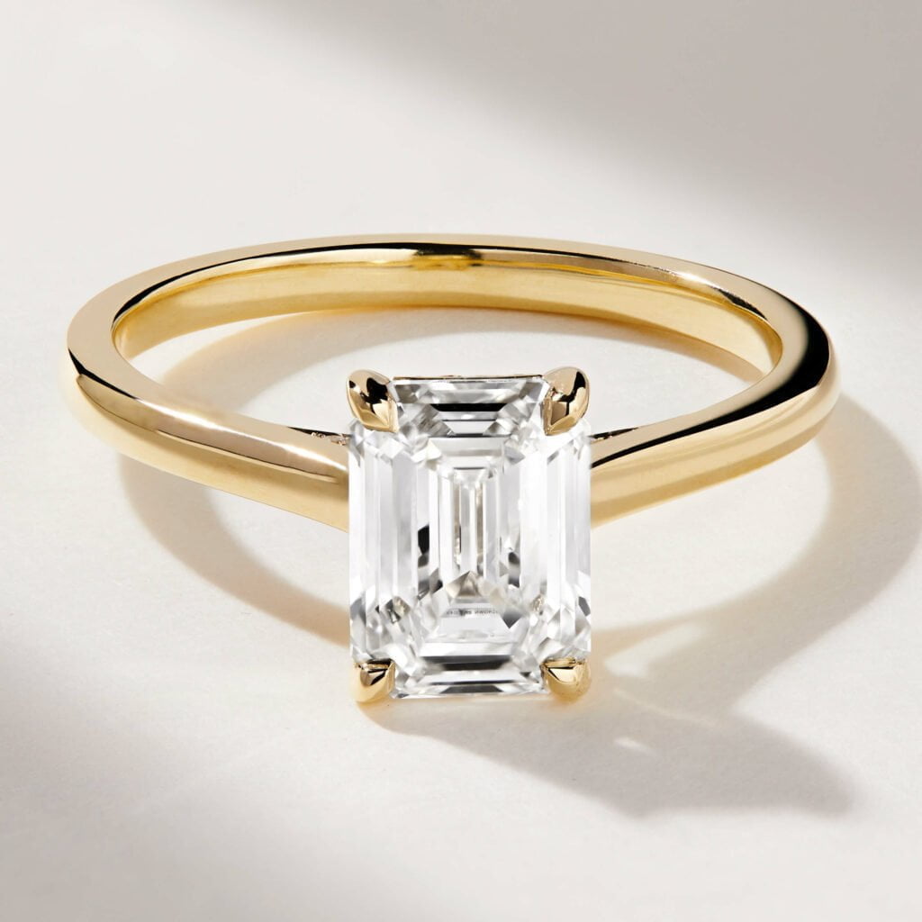 Emerald Bardot in Yellow Gold