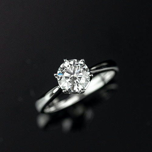 Platinum-Diamond-Ring