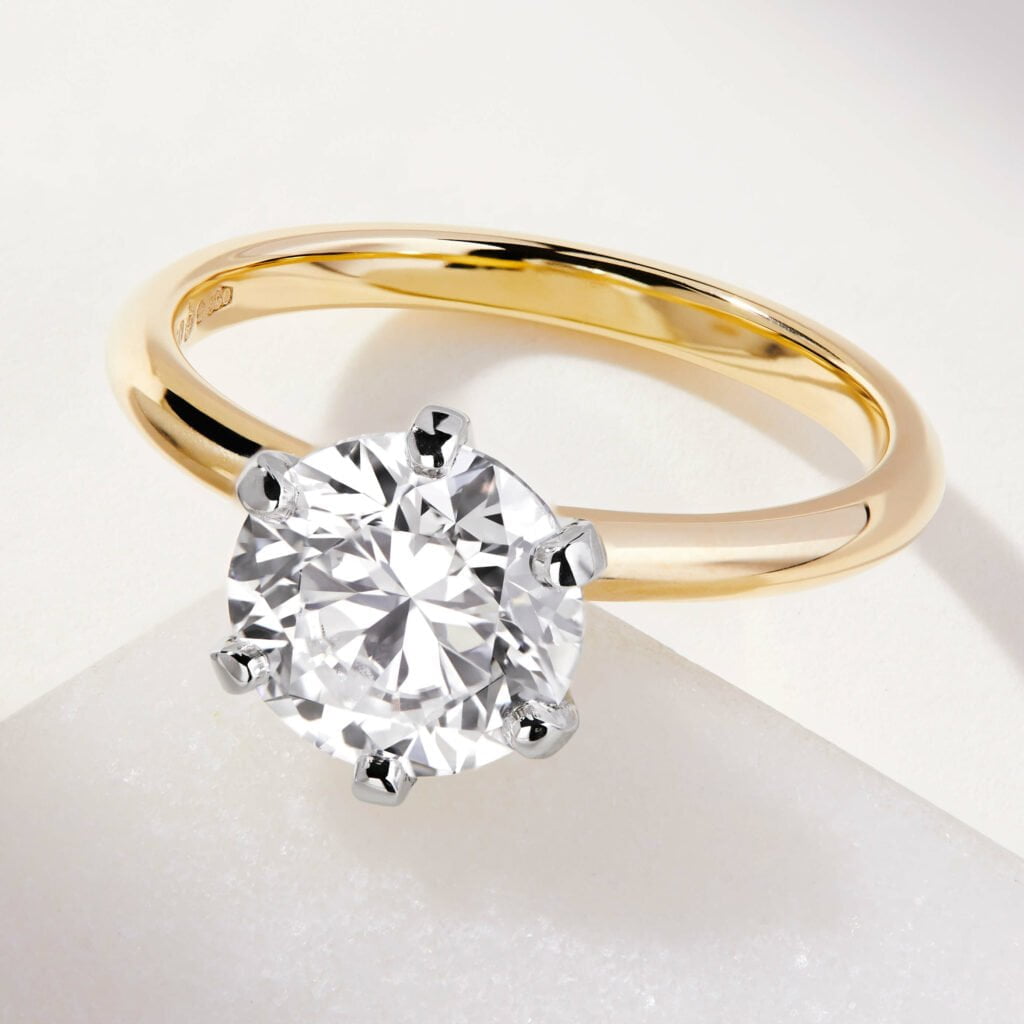 Fontaine in Yellow Gold