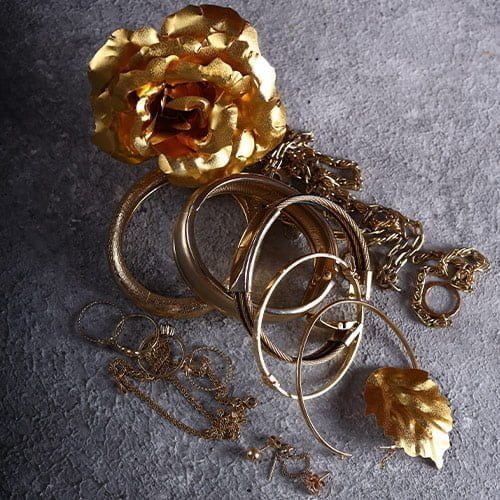 Selling jewellery at auction
