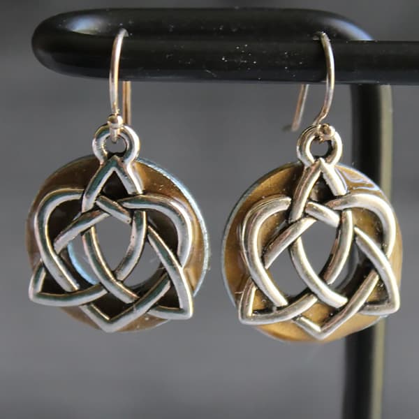 The Knot Of The Celtic Sisters