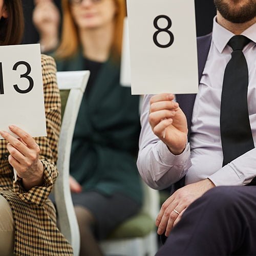 bidding on Jewellery auction
