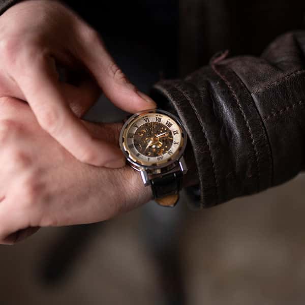 VINTAGE VS MODERN: Why do people buy vintage watches over their modern counterparts?