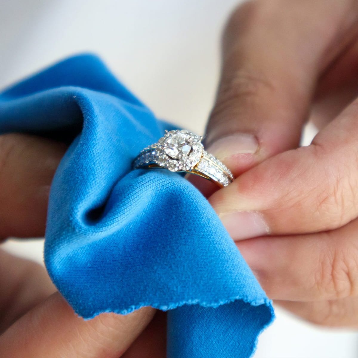 Jewellery cleaning