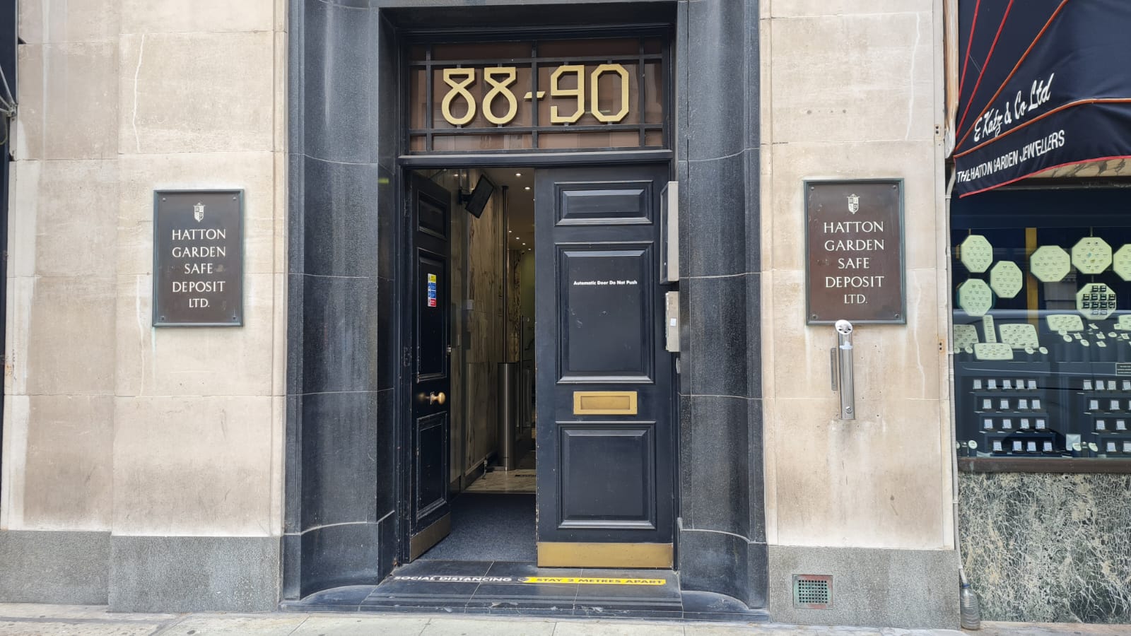 Luxbrokers - Pawnbrokers in London — photo 2