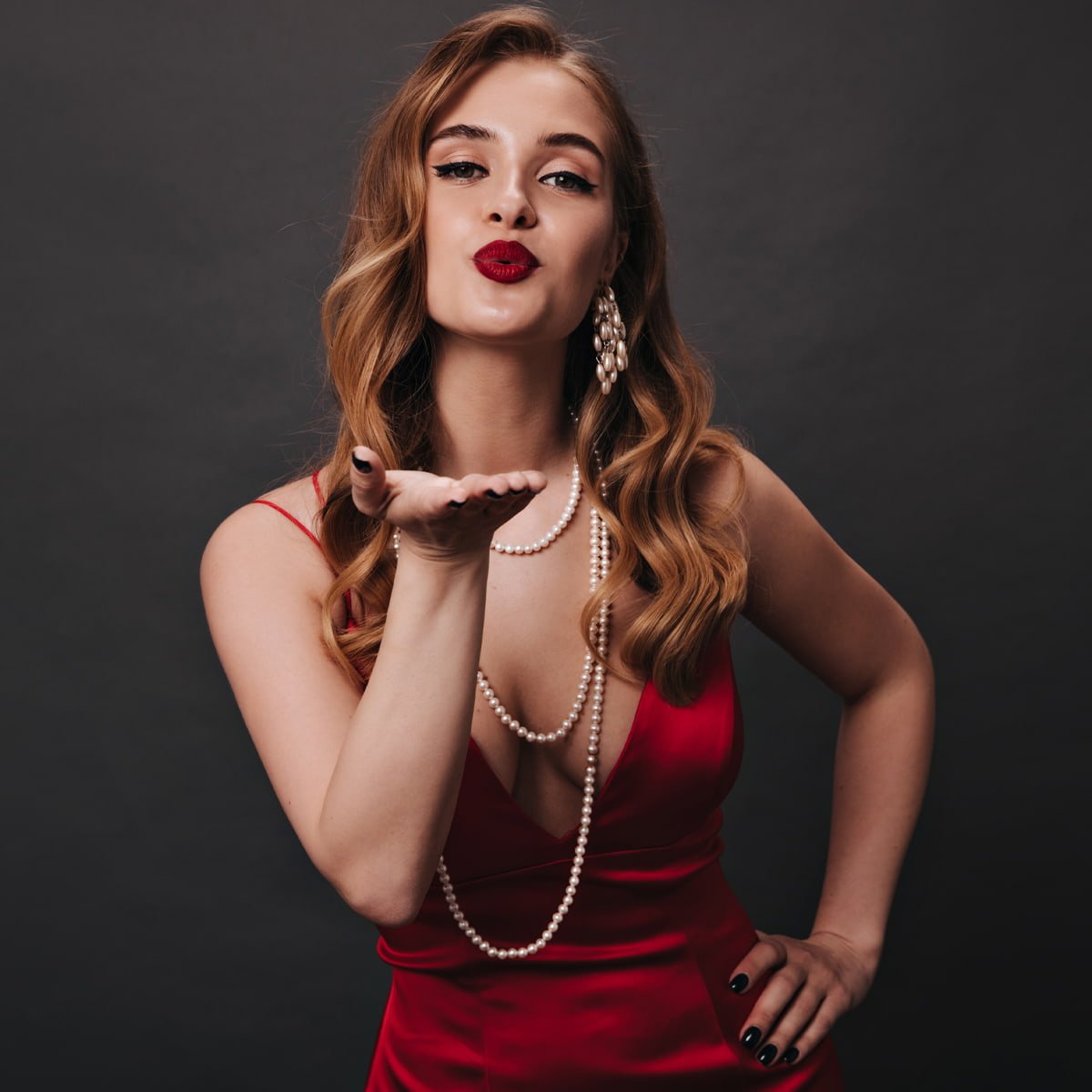 Jewellery Elevates Dress Codes in Gaming