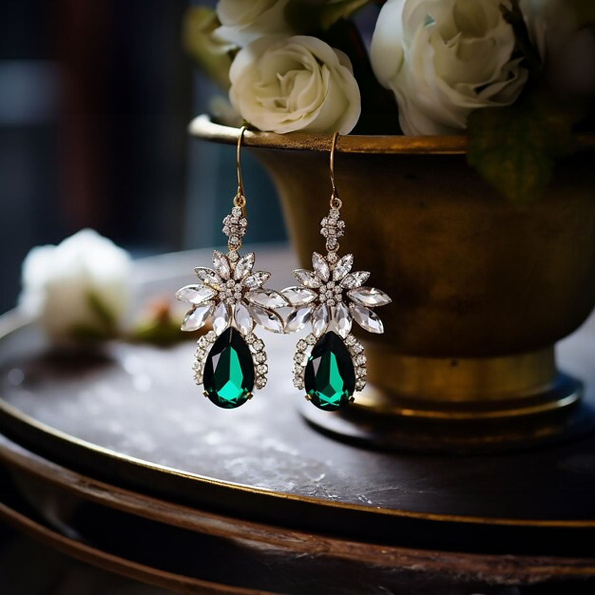Discover the Best Tips for Buying Emerald Jewellery This Season
