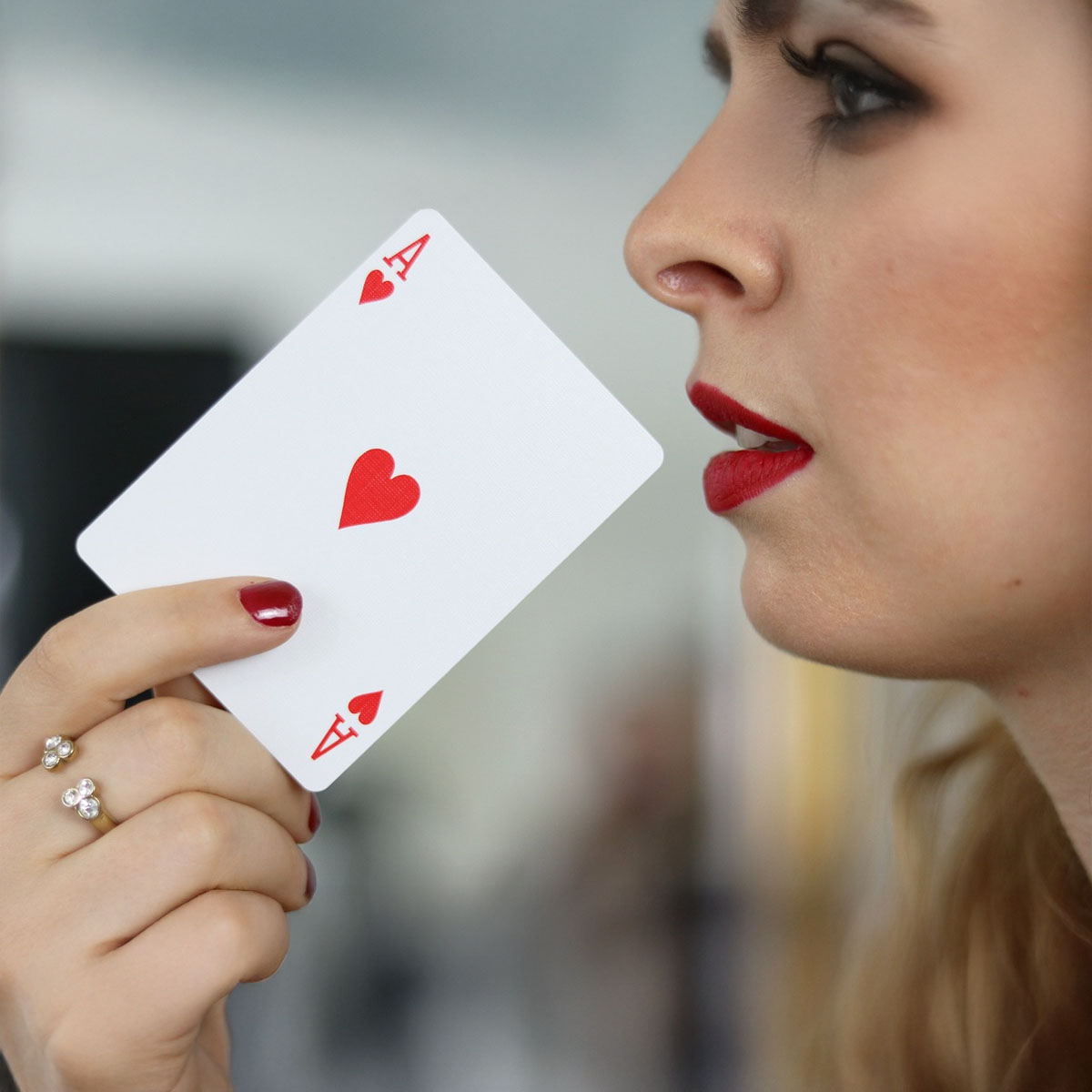 gambling and jewellery connection, luxury casino rewards, high-stakes jewellery betting