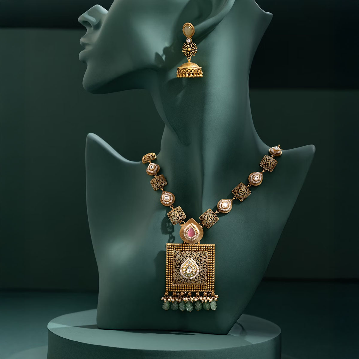 ancient egyptian jewellery, egyptian jewellery symbolism, ancient amulets meaning