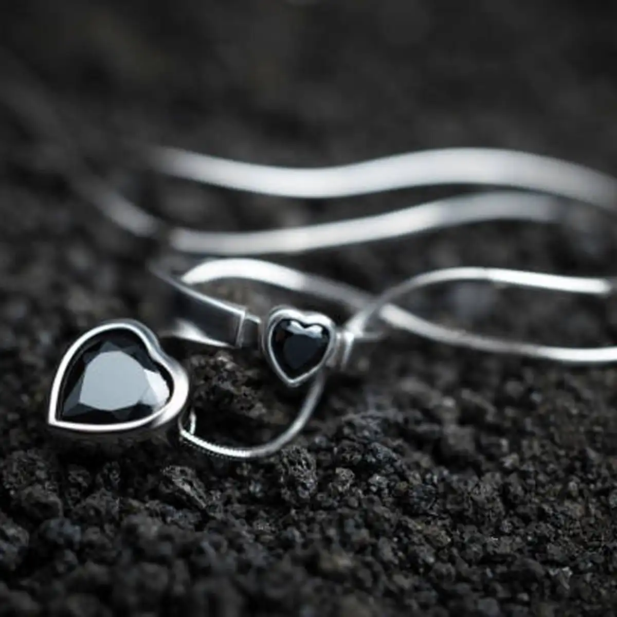 black diamonds, coloured gemstones, sapphires