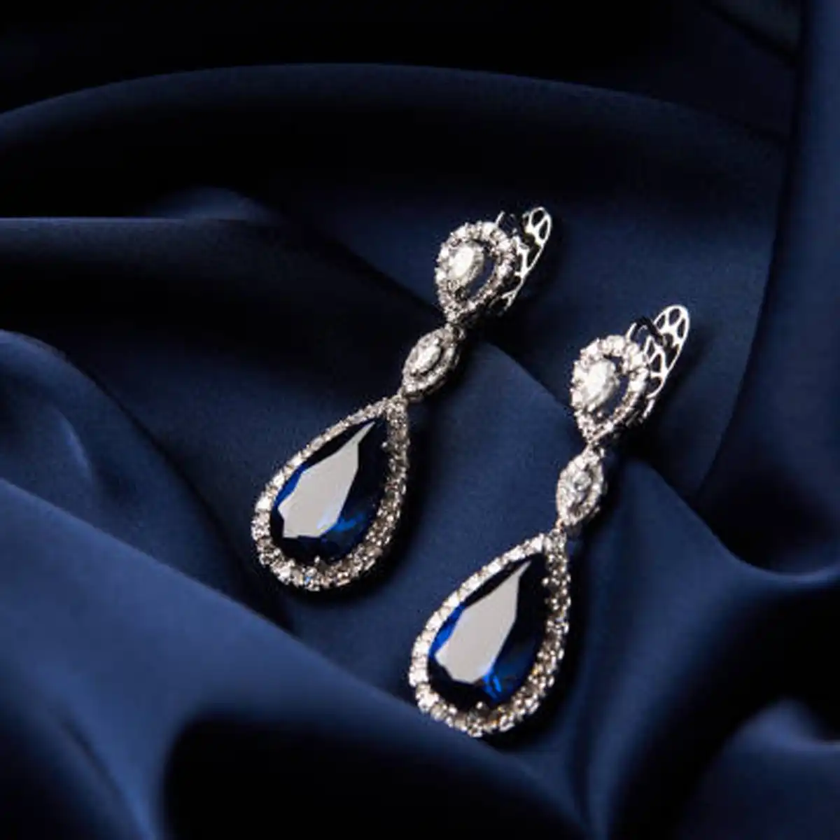 black diamonds, coloured gemstones, sapphires